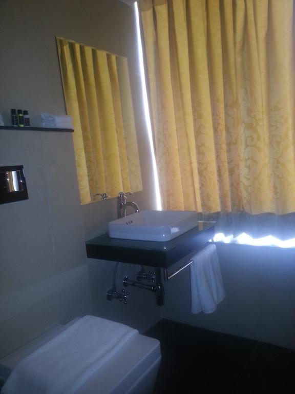 Economy Double Room with Private Bathroom on the Floor